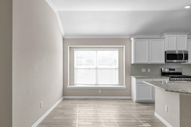 2372 Old Stone Drive, Conroe, TX 77304