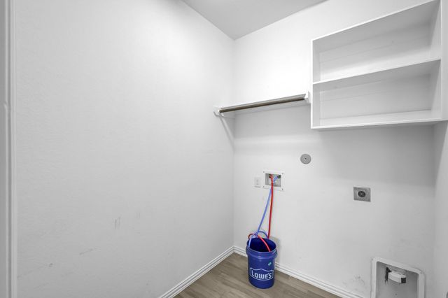 2372 Old Stone Drive, Conroe, TX 77304