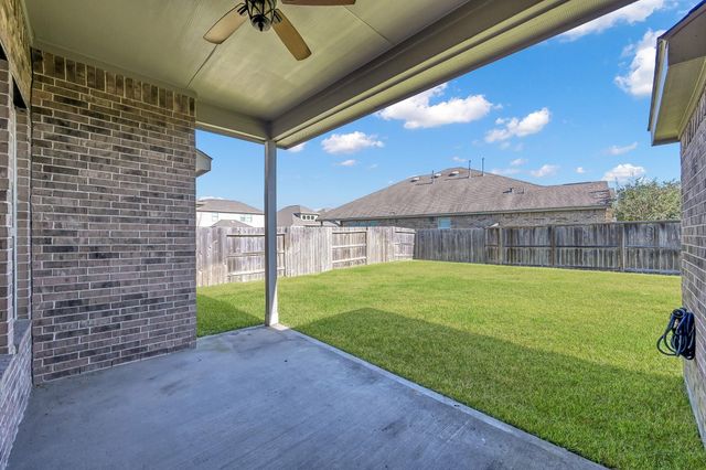 2372 Old Stone Drive, Conroe, TX 77304
