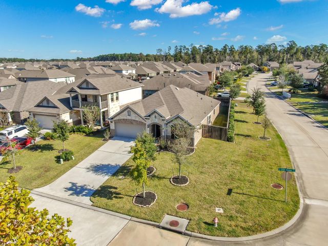 2372 Old Stone Drive, Conroe, TX 77304