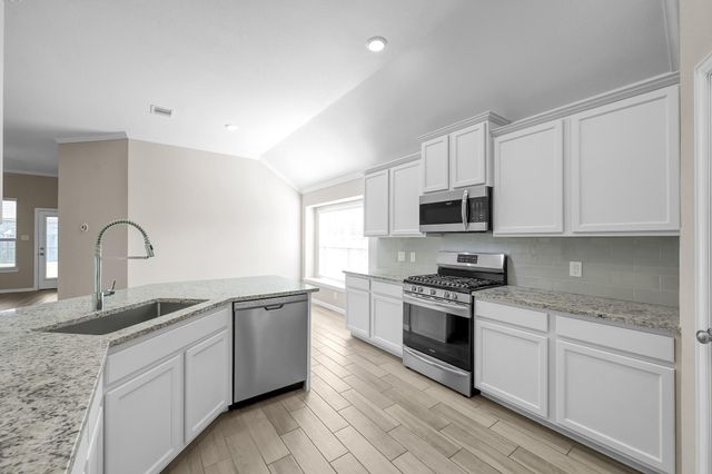 2372 Old Stone Drive, Conroe, TX 77304