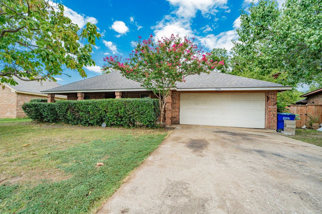 709 Azalea Drive, Forney, TX 75126