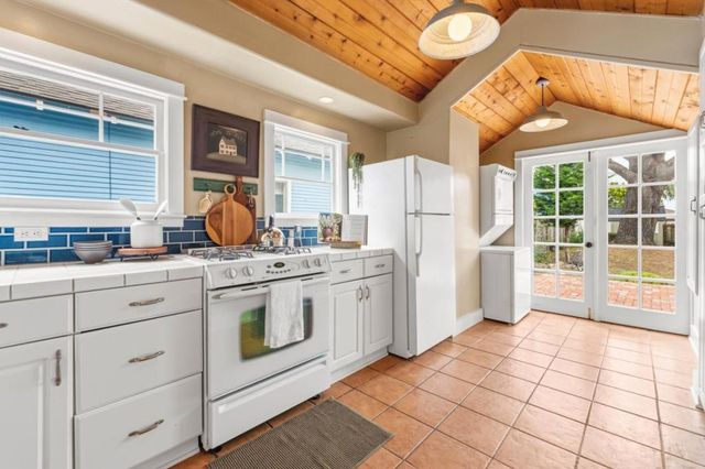 416 Sinex Avenue, Pacific Grove, CA 93950