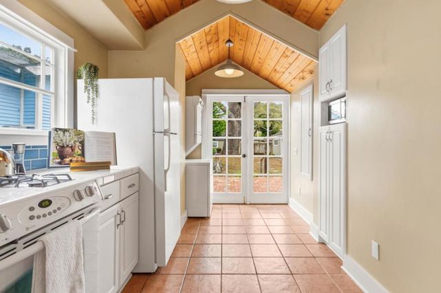 416 Sinex Avenue, Pacific Grove, CA 93950