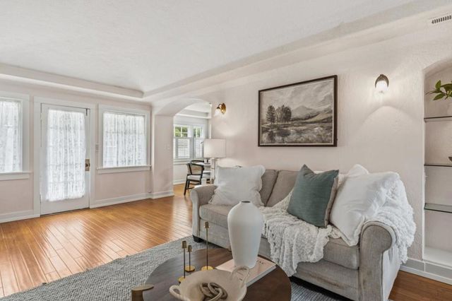 416 Sinex Avenue, Pacific Grove, CA 93950