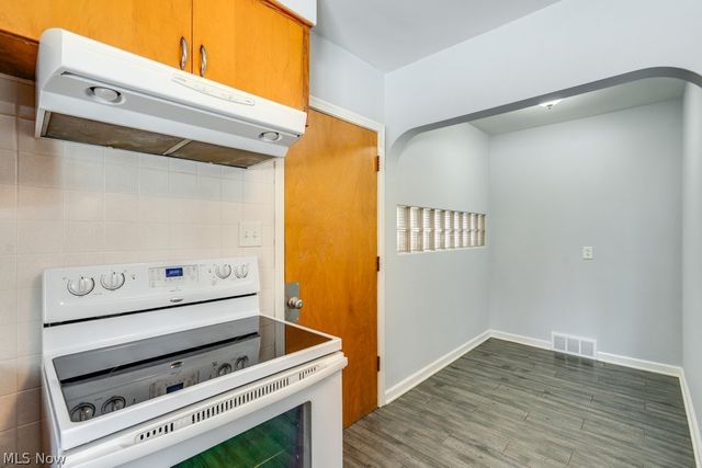 900 State Mill Road, Portage Lakes, OH 44319