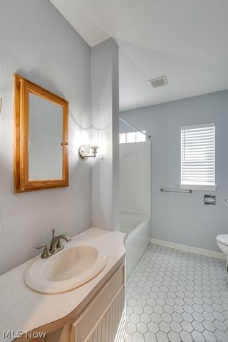 900 State Mill Road, Portage Lakes, OH 44319