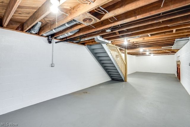 900 State Mill Road, Portage Lakes, OH 44319