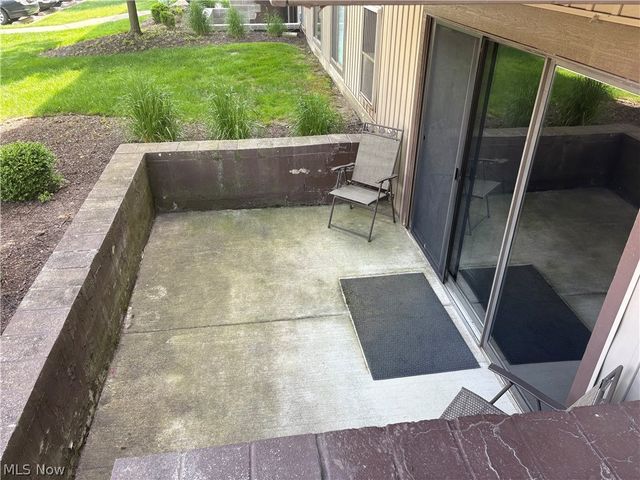 9610 Cove Drive 13b, North Royalton, OH 44133