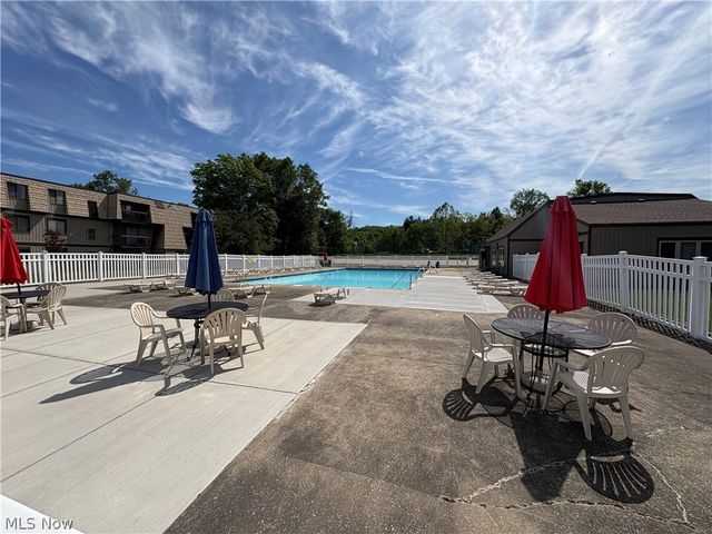 9610 Cove Drive 13b, North Royalton, OH 44133