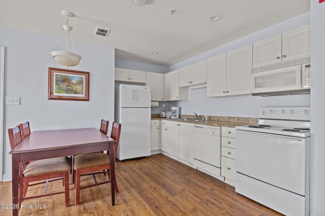 510 Little River Farm Boulevard 106b, Carthage, NC 28327