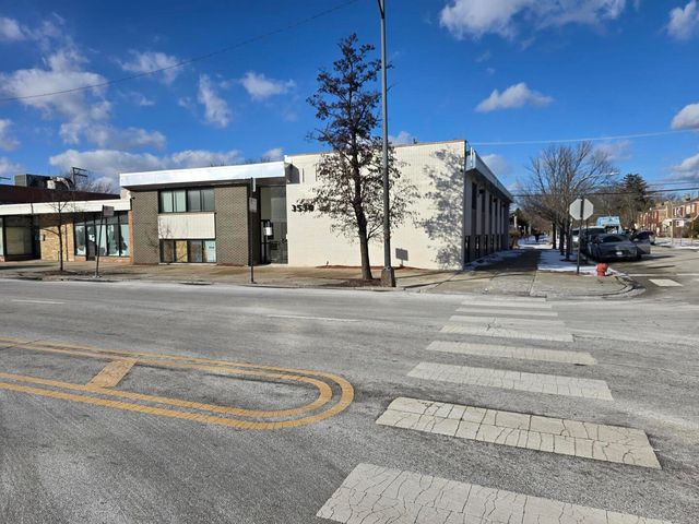 3530 W Peterson Avenue, Chicago, IL 60659