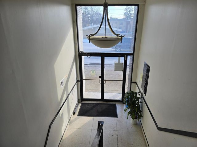 3530 W Peterson Avenue, Chicago, IL 60659