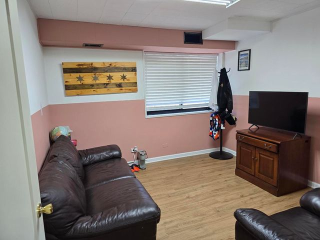 3530 W Peterson Avenue, Chicago, IL 60659