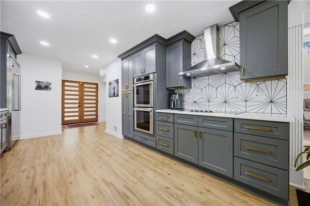 5966 Island View Drive, Buford, GA 30518