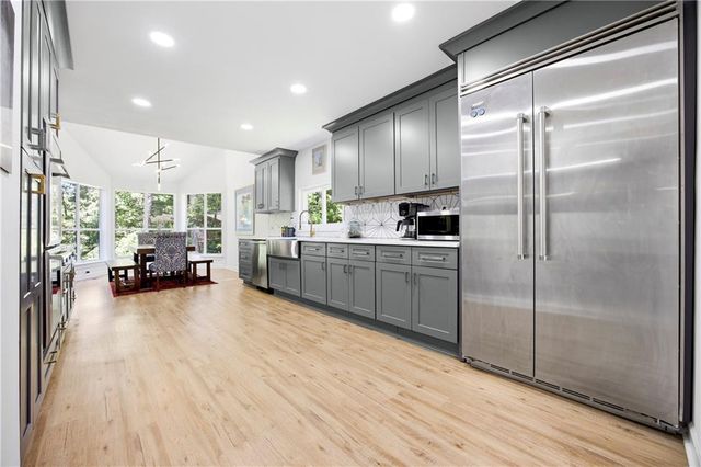 5966 Island View Drive, Buford, GA 30518