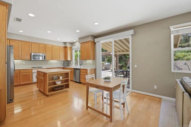 6161 Paseo Tienda, Carlsbad, CA 92009