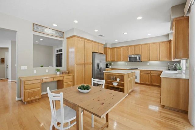 6161 Paseo Tienda, Carlsbad, CA 92009