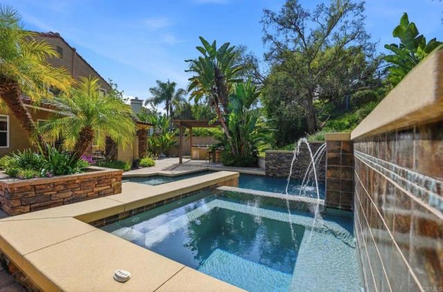 6161 Paseo Tienda, Carlsbad, CA 92009