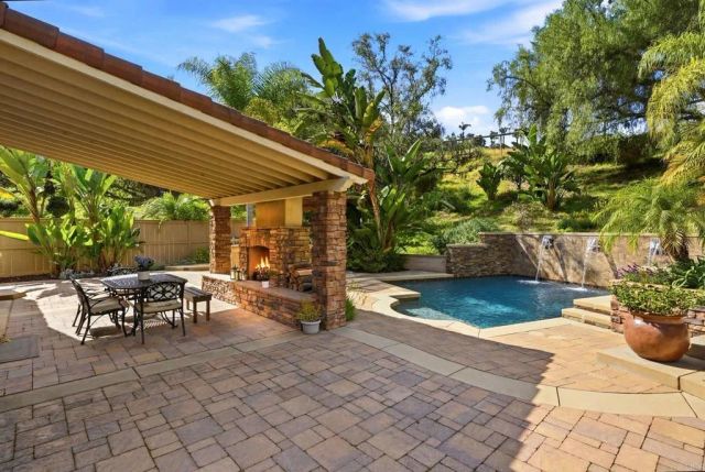 6161 Paseo Tienda, Carlsbad, CA 92009