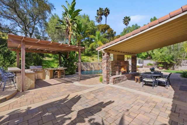 6161 Paseo Tienda, Carlsbad, CA 92009