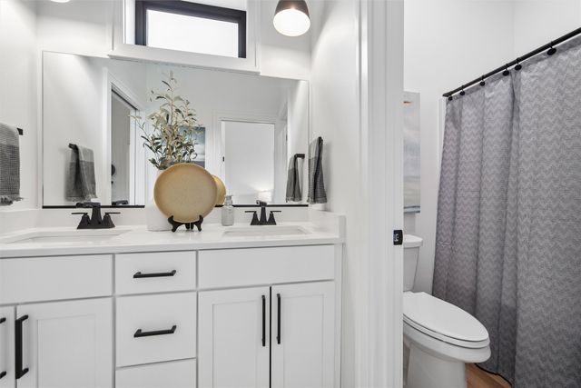 2114 Timberview Drive, Norwalk, IA 50211