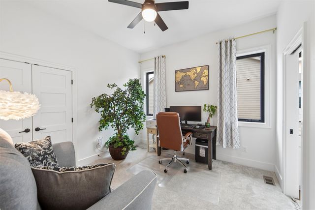 2114 Timberview Drive, Norwalk, IA 50211