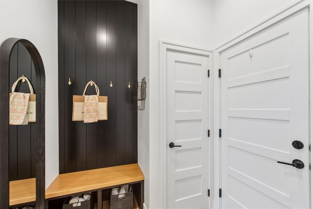 2114 Timberview Drive, Norwalk, IA 50211