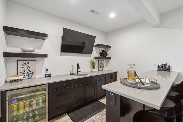 2114 Timberview Drive, Norwalk, IA 50211