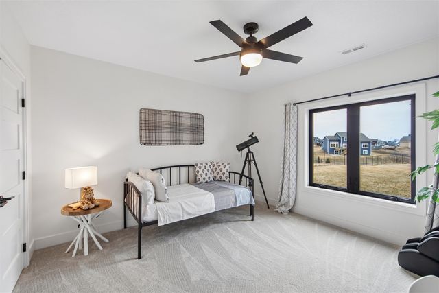 2114 Timberview Drive, Norwalk, IA 50211