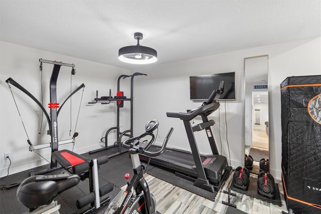 2114 Timberview Drive, Norwalk, IA 50211