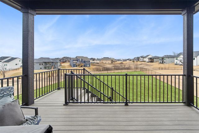 2114 Timberview Drive, Norwalk, IA 50211