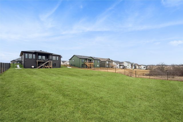 2114 Timberview Drive, Norwalk, IA 50211