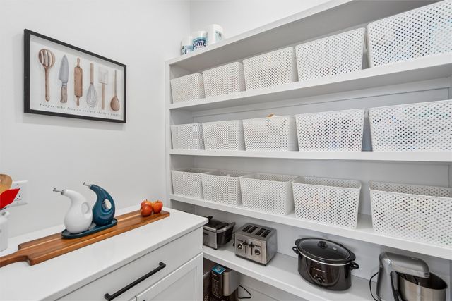 2114 Timberview Drive, Norwalk, IA 50211