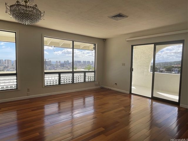 1499 Alencastre Street, Honolulu, HI 96850