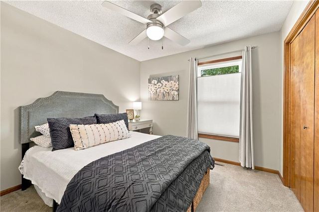 2830 Sweet Briar Drive, Independence, MO 64057