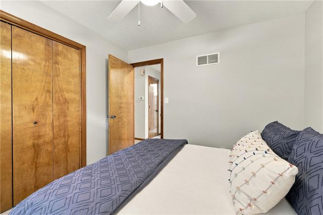 2830 Sweet Briar Drive, Independence, MO 64057