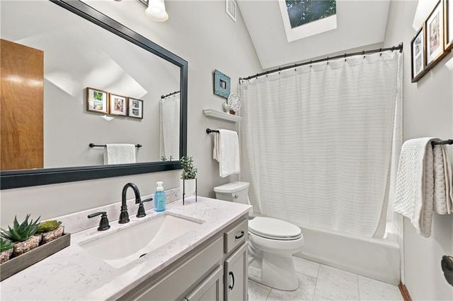 2830 Sweet Briar Drive, Independence, MO 64057