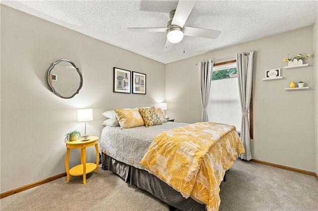 2830 Sweet Briar Drive, Independence, MO 64057