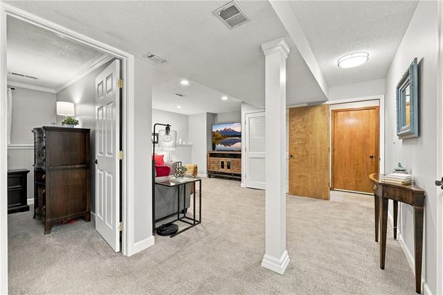 2830 Sweet Briar Drive, Independence, MO 64057