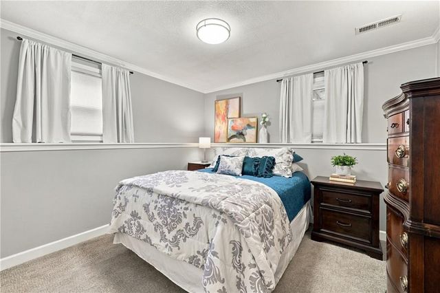 2830 Sweet Briar Drive, Independence, MO 64057