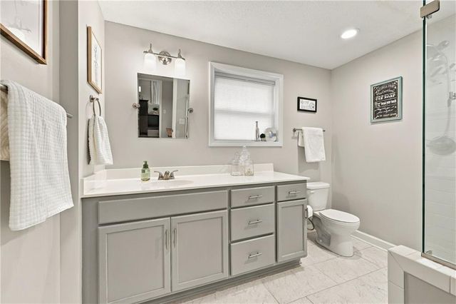 2830 Sweet Briar Drive, Independence, MO 64057