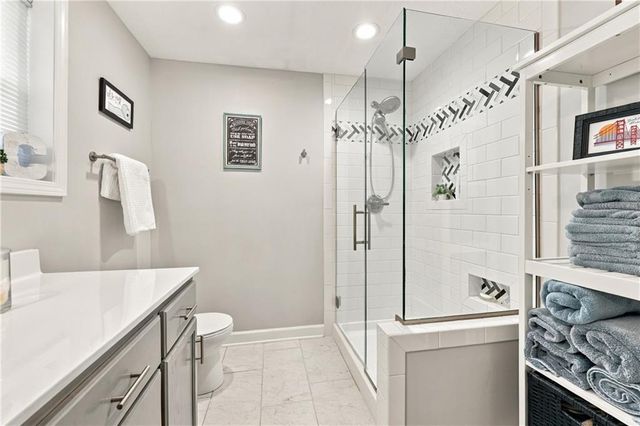 2830 Sweet Briar Drive, Independence, MO 64057