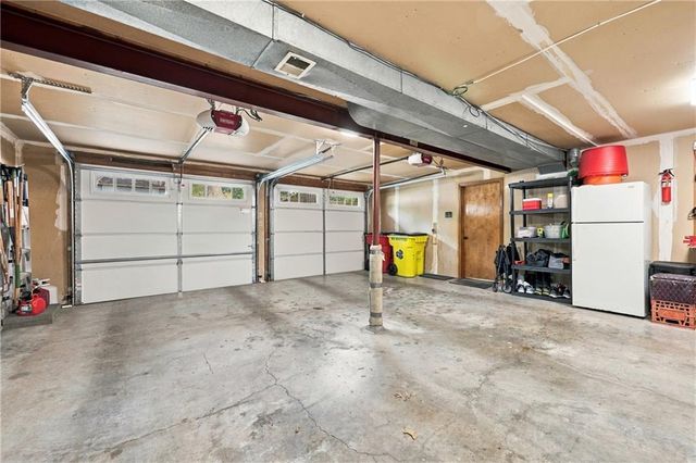 2830 Sweet Briar Drive, Independence, MO 64057