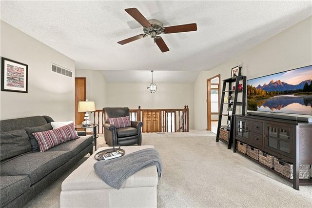 2830 Sweet Briar Drive, Independence, MO 64057