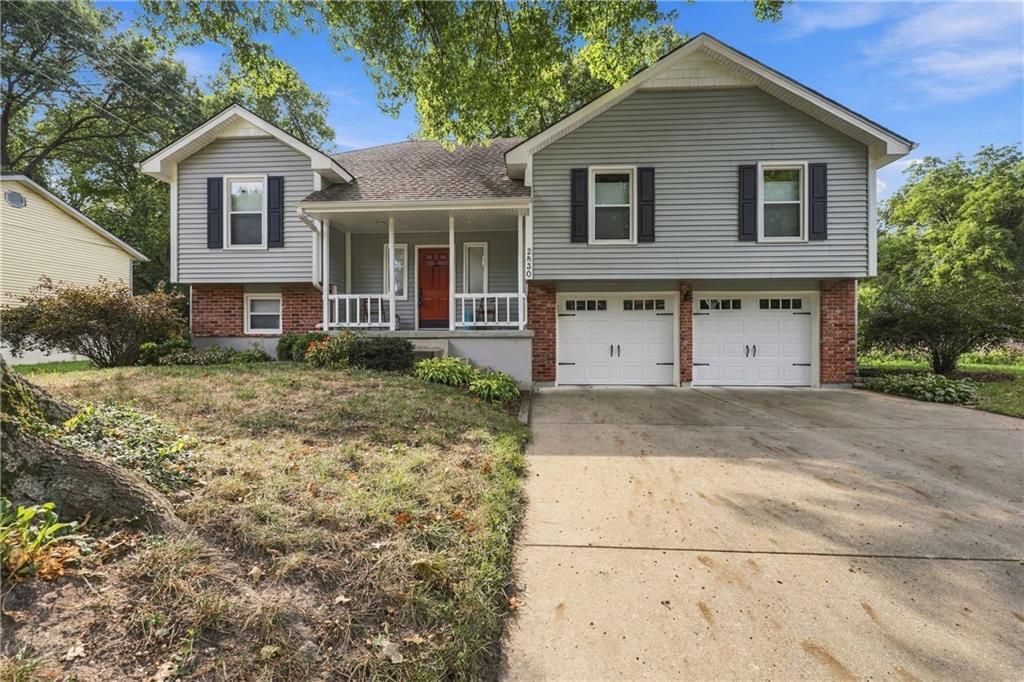 2830 Sweet Briar Drive, Independence, MO 64057