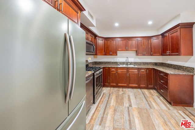 600 W Stocker Street 117, Glendale, CA 91202