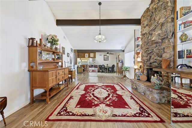 10516 Independence Avenue, Chatsworth (los Angeles), CA 91311