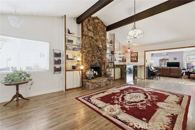 10516 Independence Avenue, Chatsworth (los Angeles), CA 91311