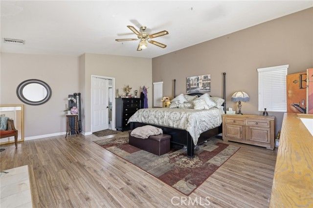 10516 Independence Avenue, Chatsworth (los Angeles), CA 91311